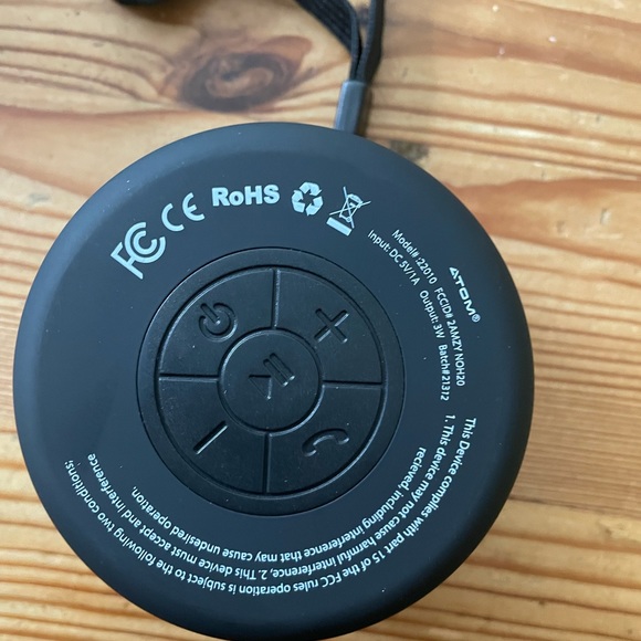 New in Box waterproof wireless speaker - Picture 4 of 6